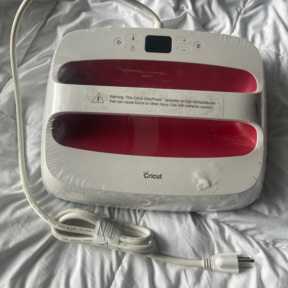 Cricut EasyPress 2 Heat Press Machine - Red and White
